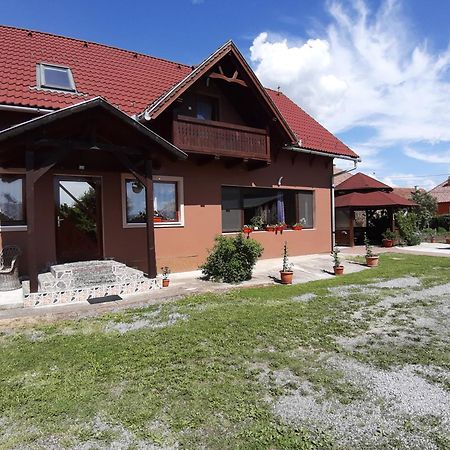 Becze Vanda Kulcsoshaz Lăzarea エクステリア 写真