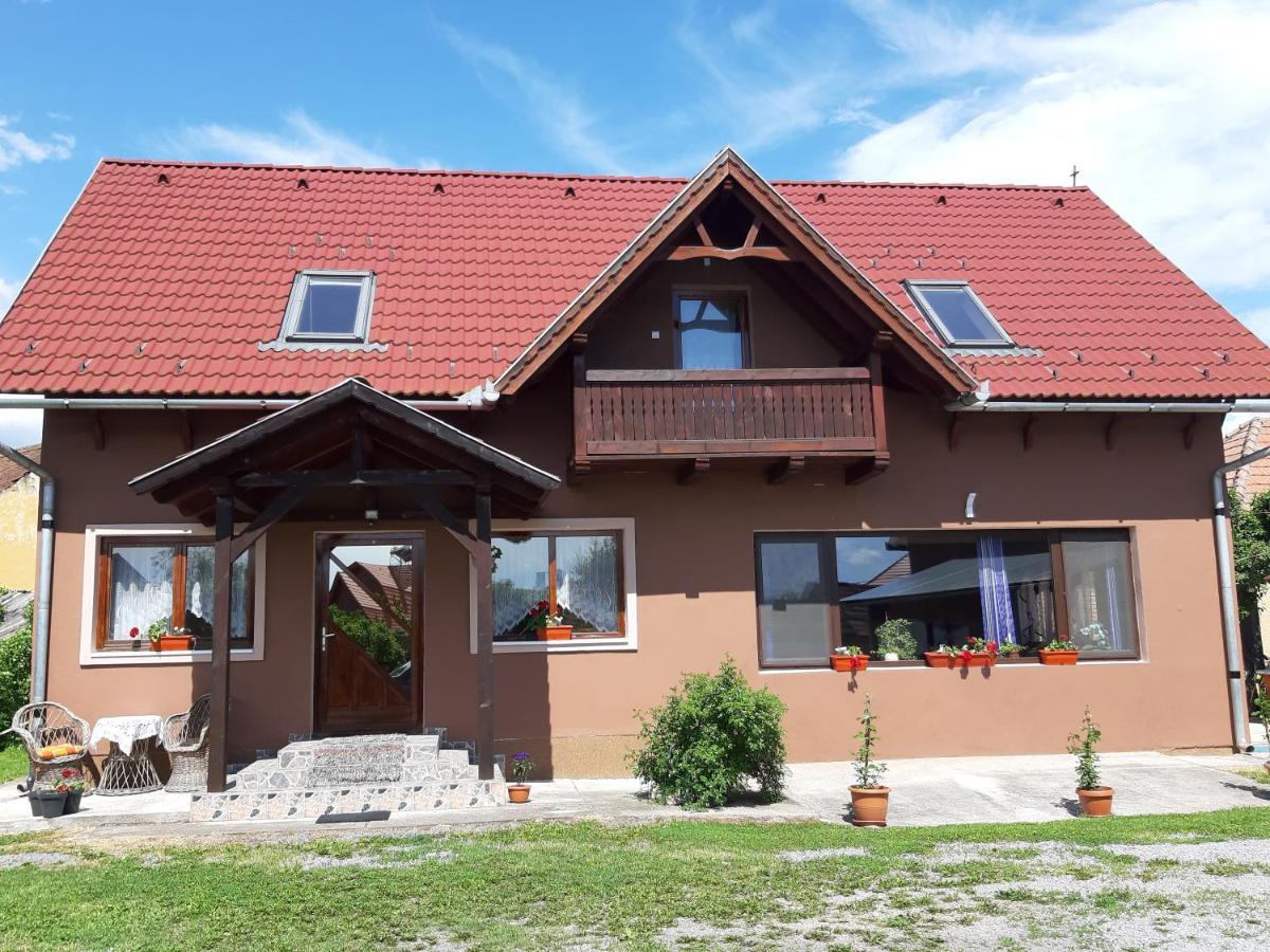 Becze Vanda Kulcsoshaz Lăzarea エクステリア 写真