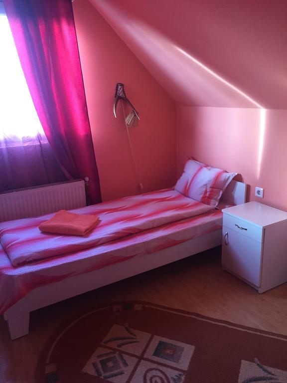 Becze Vanda Kulcsoshaz Lăzarea エクステリア 写真